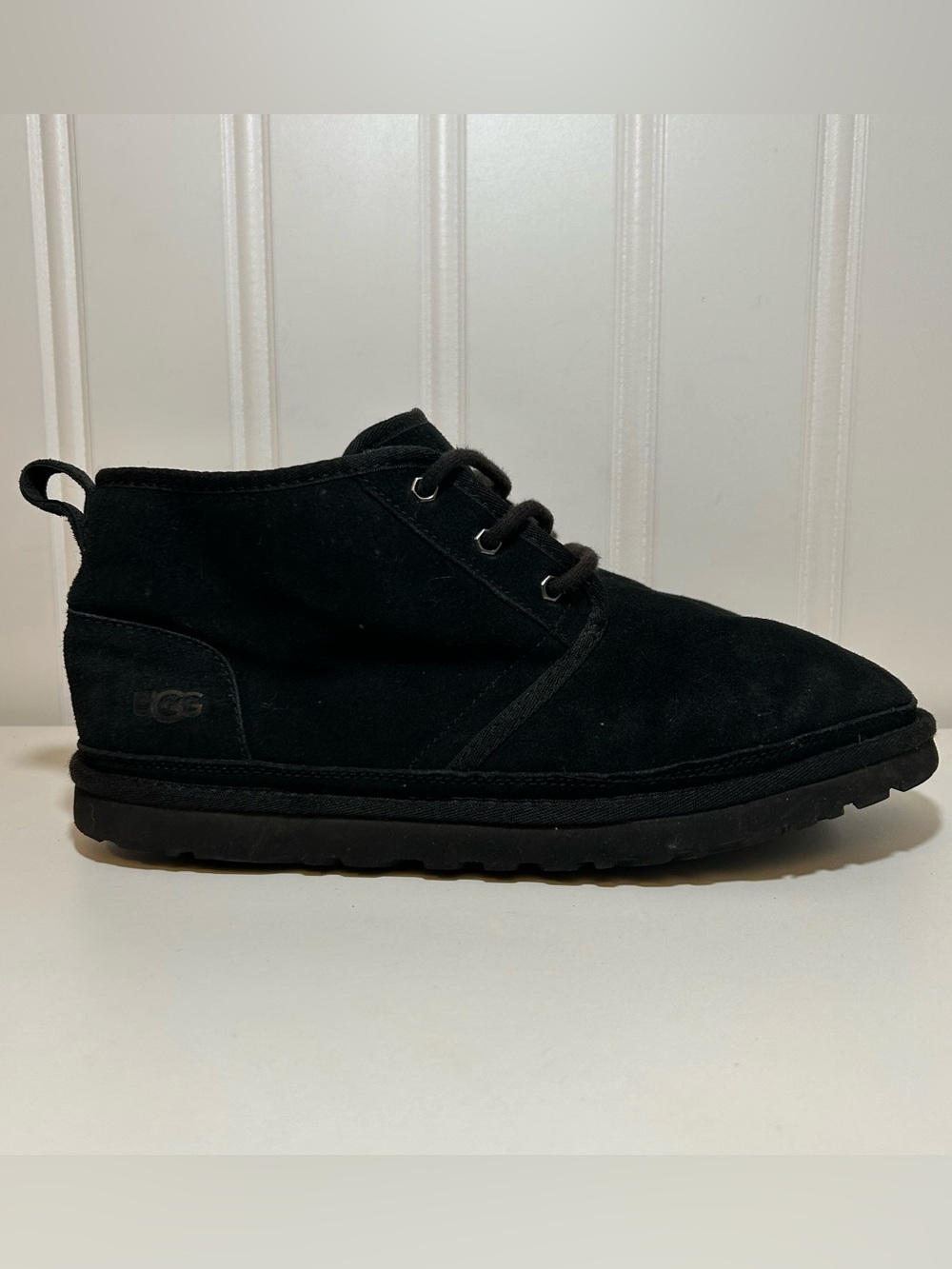 UGG neumel Men’s Black Suede Chukka Boot - Lace-Up